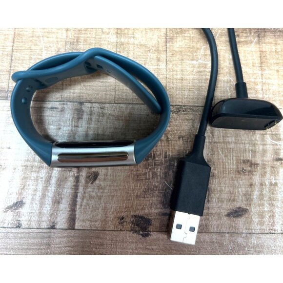 Fitbit Charge 5 Fitness Tracker fb421 Sleep Monitor Activity W/ Charger Watch - Picture 2 of 4